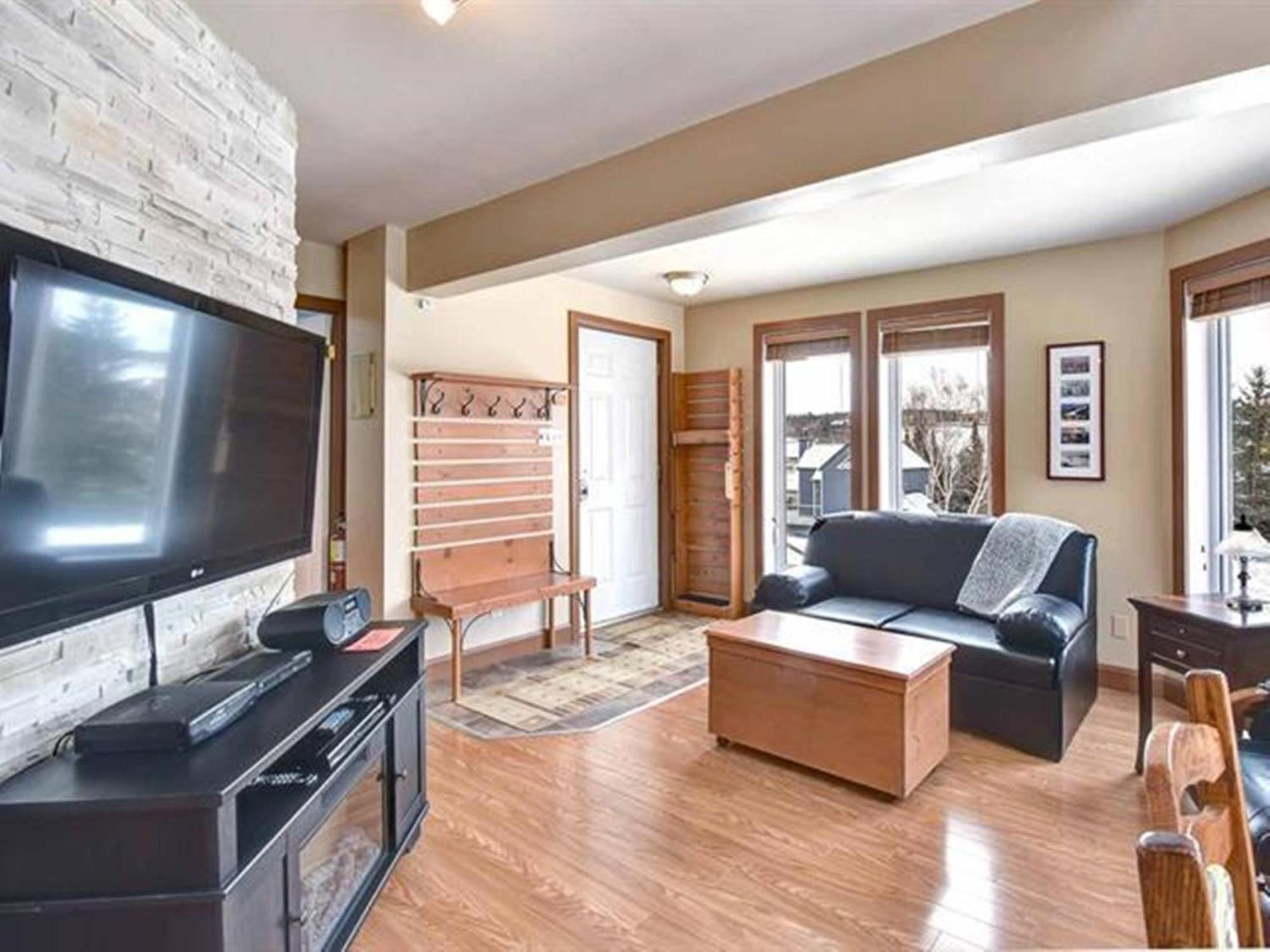 Bright Near The Lake By Globalstay Mont-Tremblant